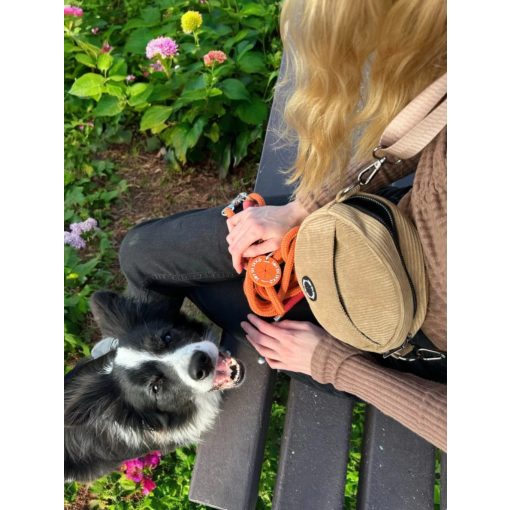 Joy in Dogs WalkJoy Round kutyasétáltatós táska kivehető jutalomfalat-tartó rekesszel