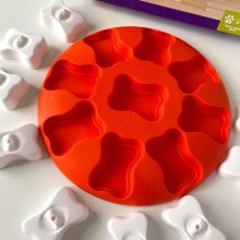 Nina Ottosson® Dog Smart logikai játék | 1. szint